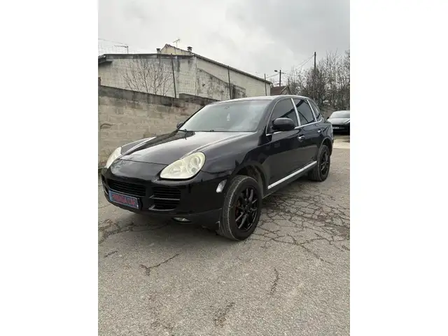 Porsche Cayenne view 5