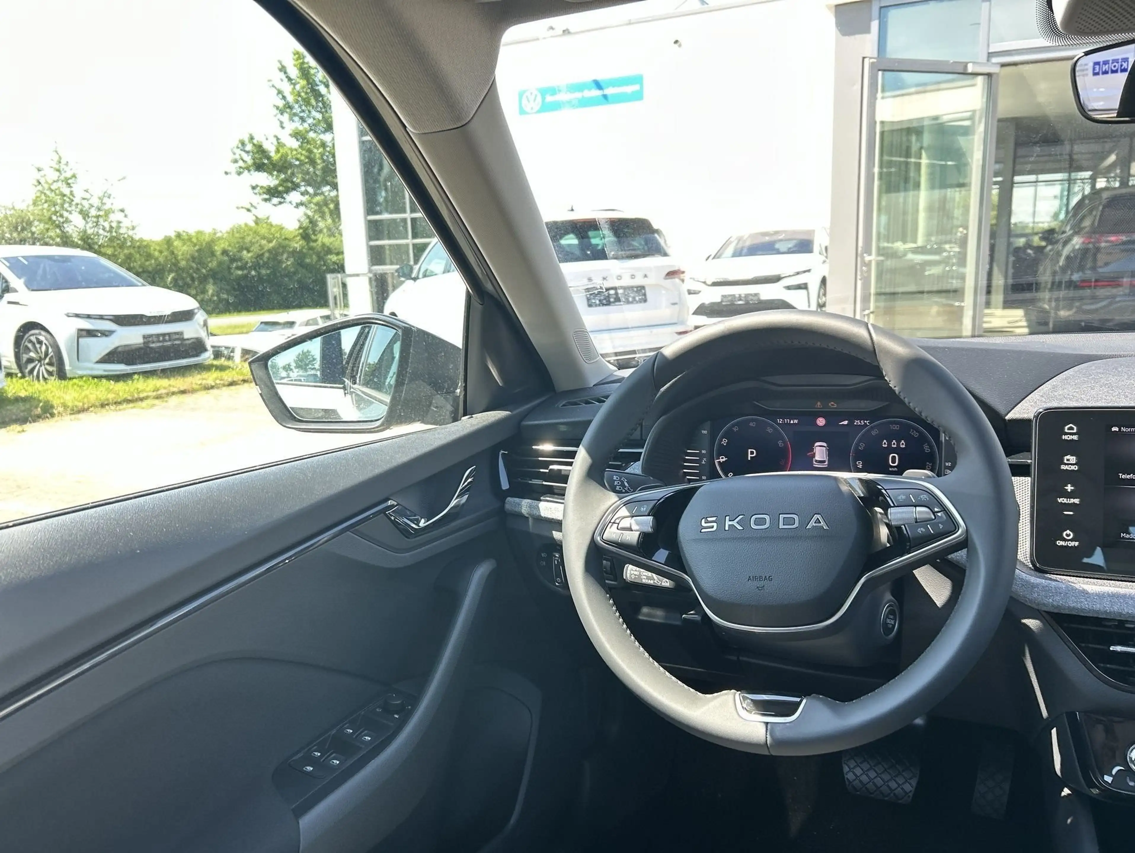 Skoda Kamiq 1.0 TSI Selection ACC AHK LED Navi RFK PDC — photo 10