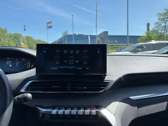 Peugeot 5008 view 12