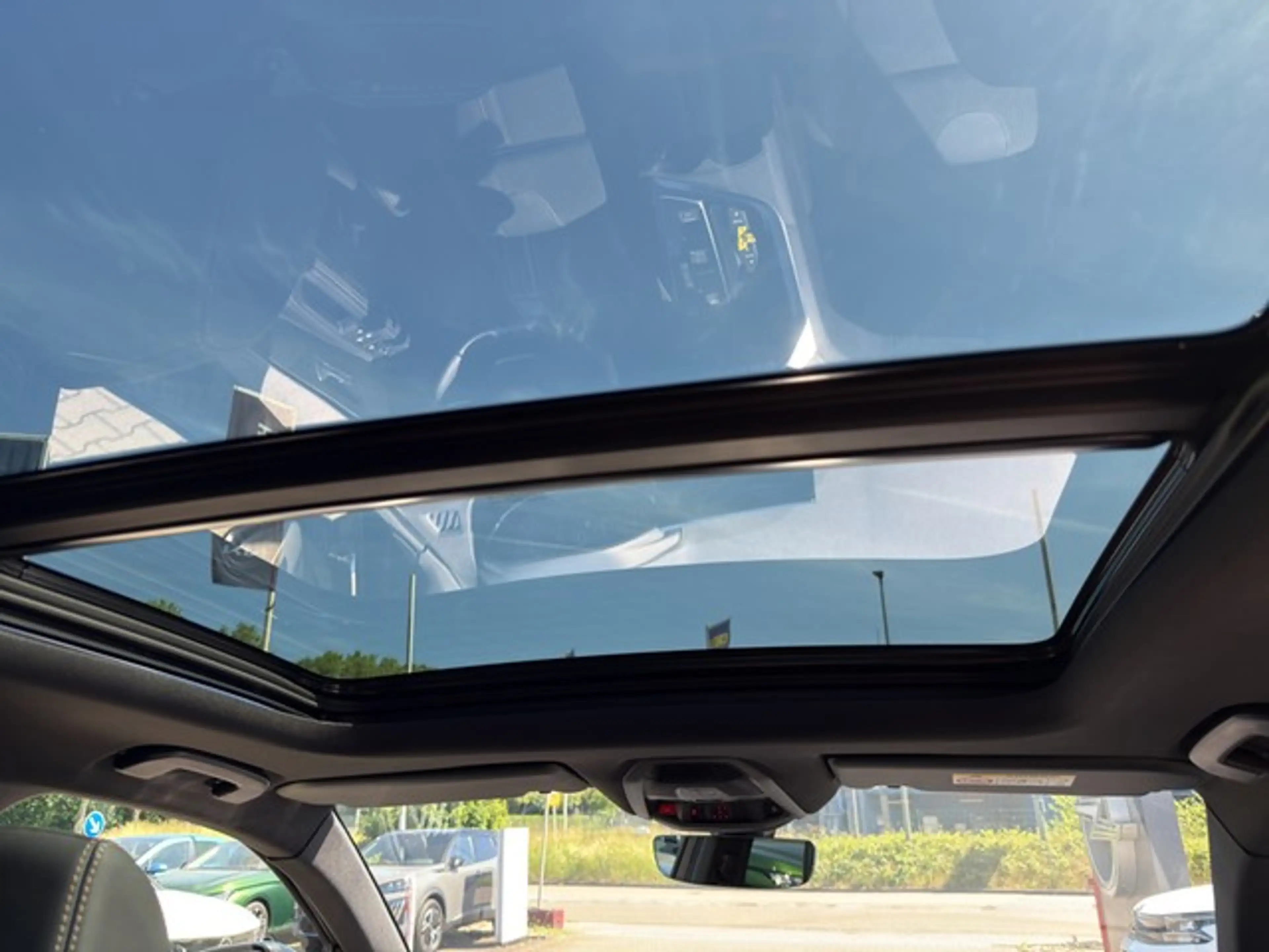 Peugeot 5008 GT HYBRID 136 7-Sitz+Pano+360+Sitzhzg+ACC+Massa... — photo 14