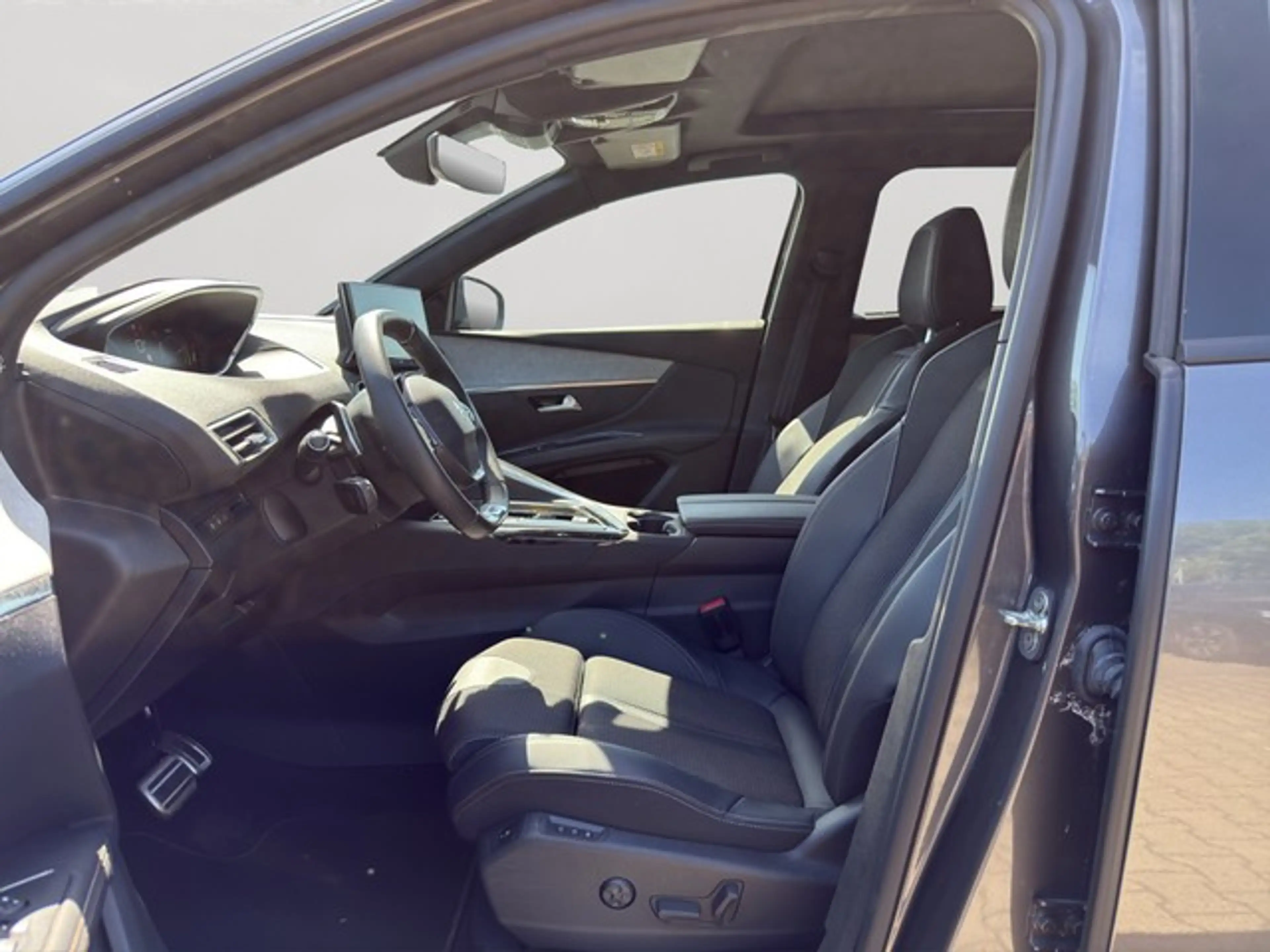 Peugeot 5008 GT HYBRID 136 7-Sitz+Pano+360+Sitzhzg+ACC+Massa... — photo 8