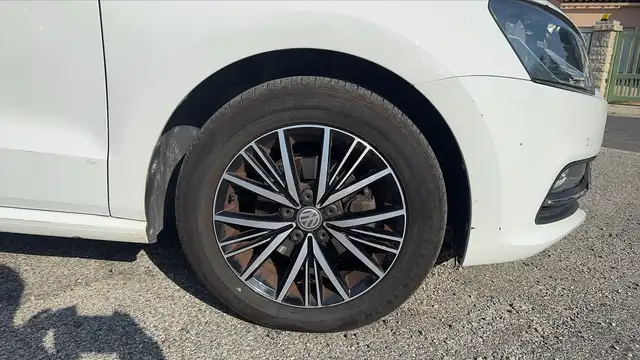 Volkswagen Polo view 17