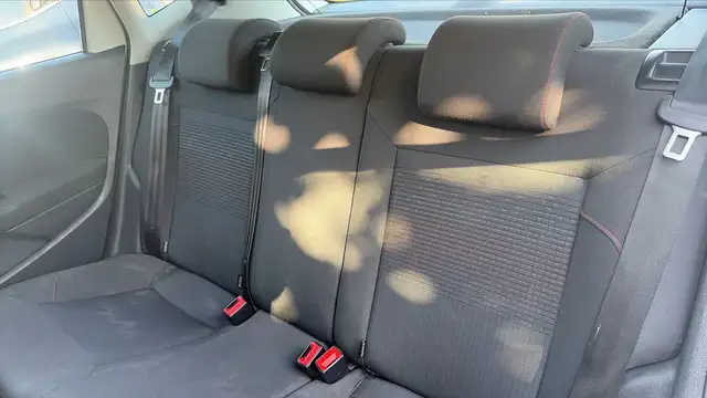 Volkswagen Polo view 9