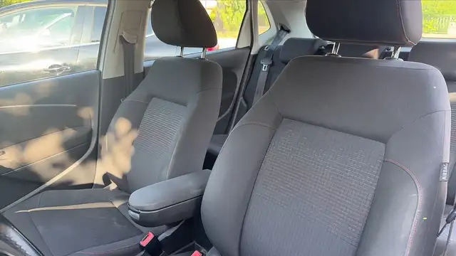 Volkswagen Polo view 28