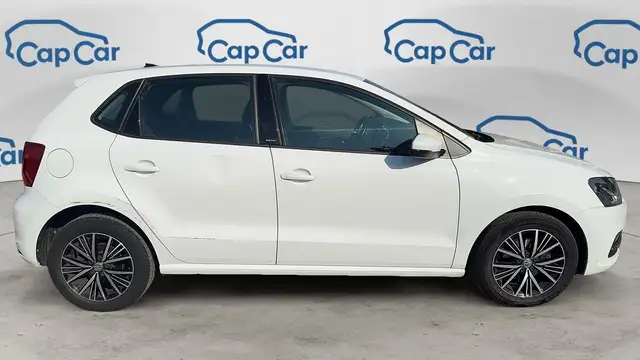 Volkswagen Polo view 4