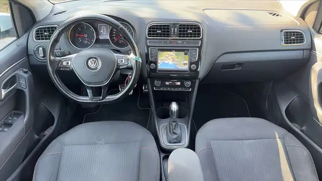 Volkswagen Polo view 11