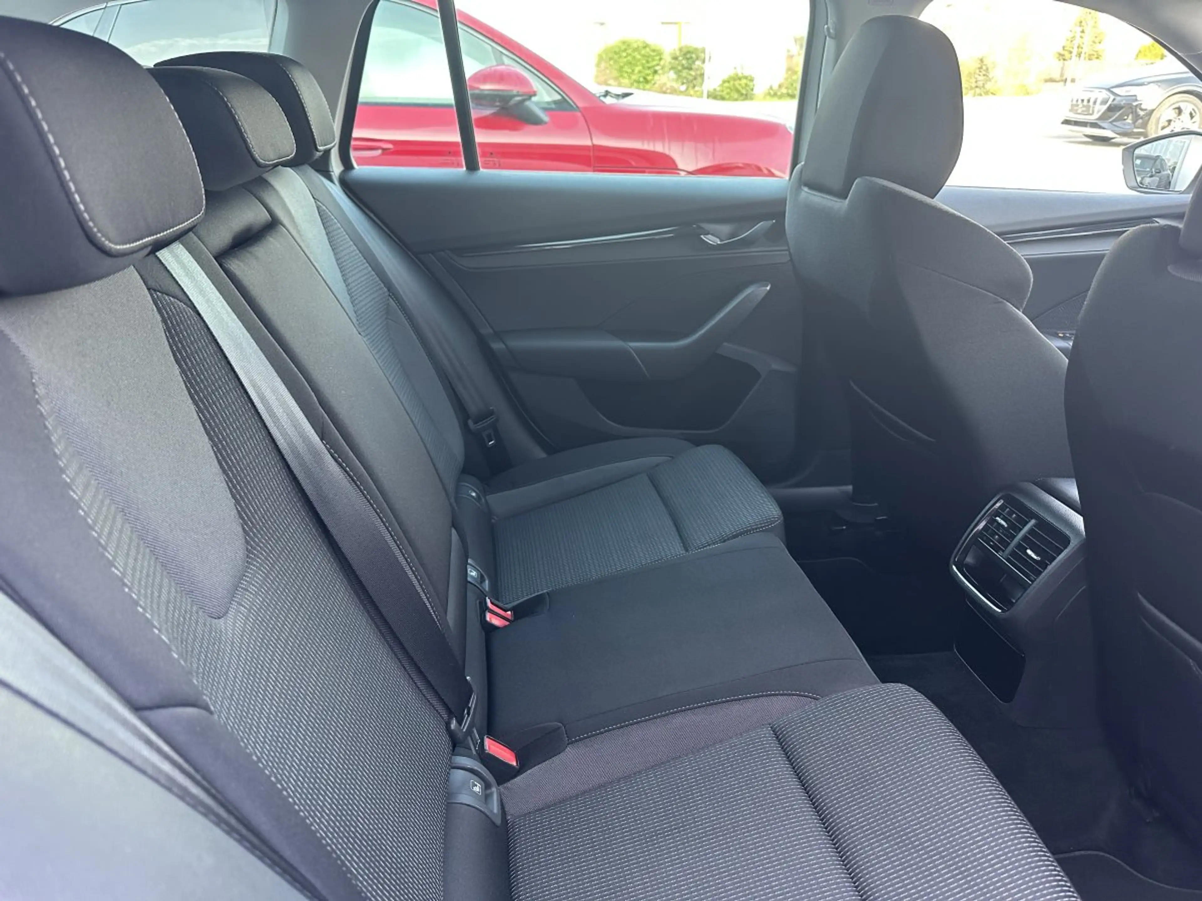 Skoda Octavia Combi 2.0TDI FIRST EDITION*VC*LED*PDC — photo 11