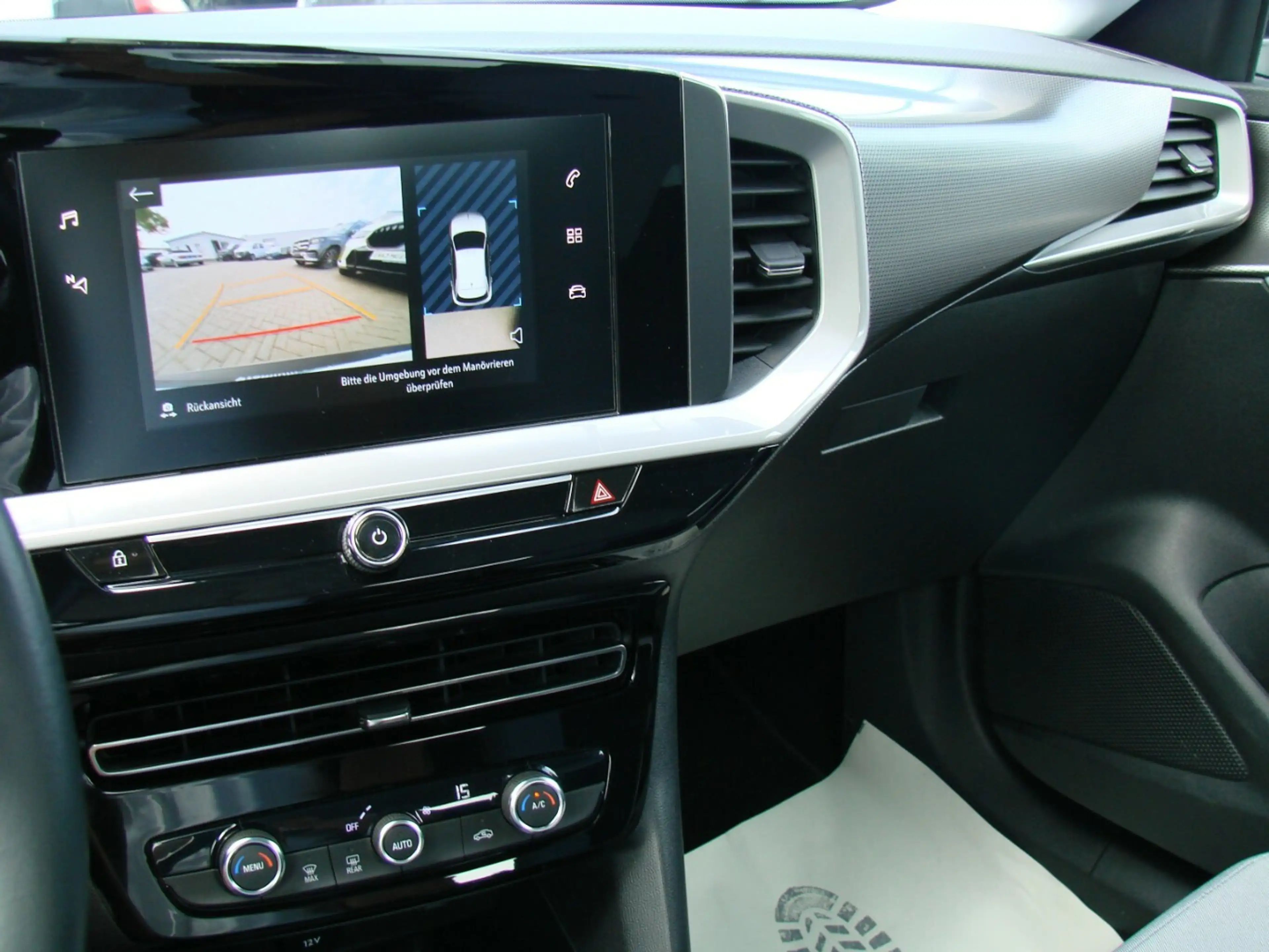 Opel Mokka-E Elegance LED Kamera 180º Spurhalt Tempomat — photo 11