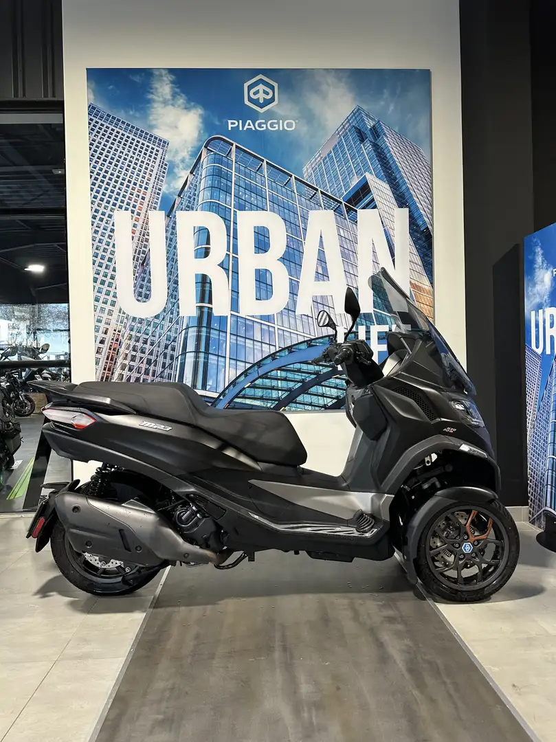 Piaggio MP3 530 Чёрный - 1