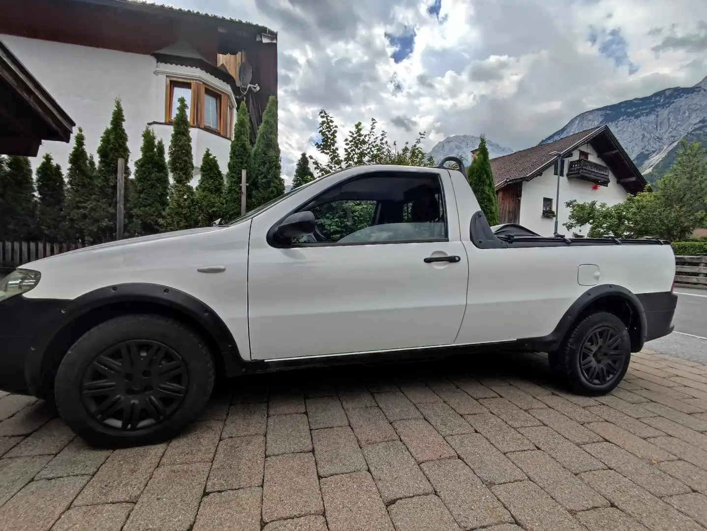 Fiat Strada Strada 1,3 JTD Weiß - 2