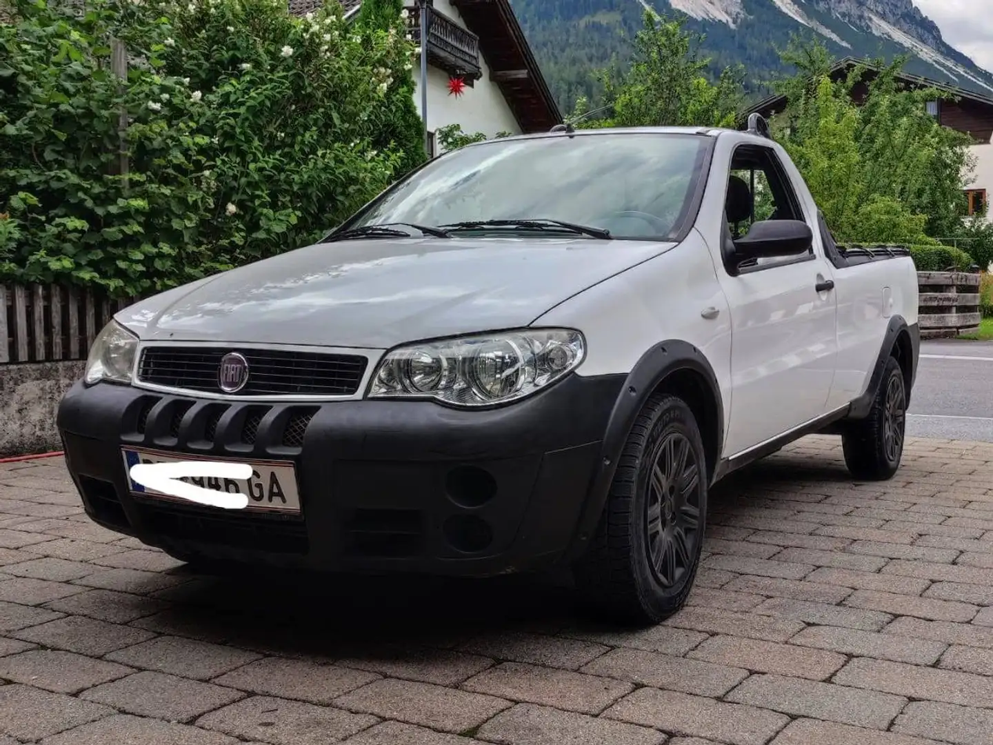Fiat Strada Strada 1,3 JTD Weiß - 1