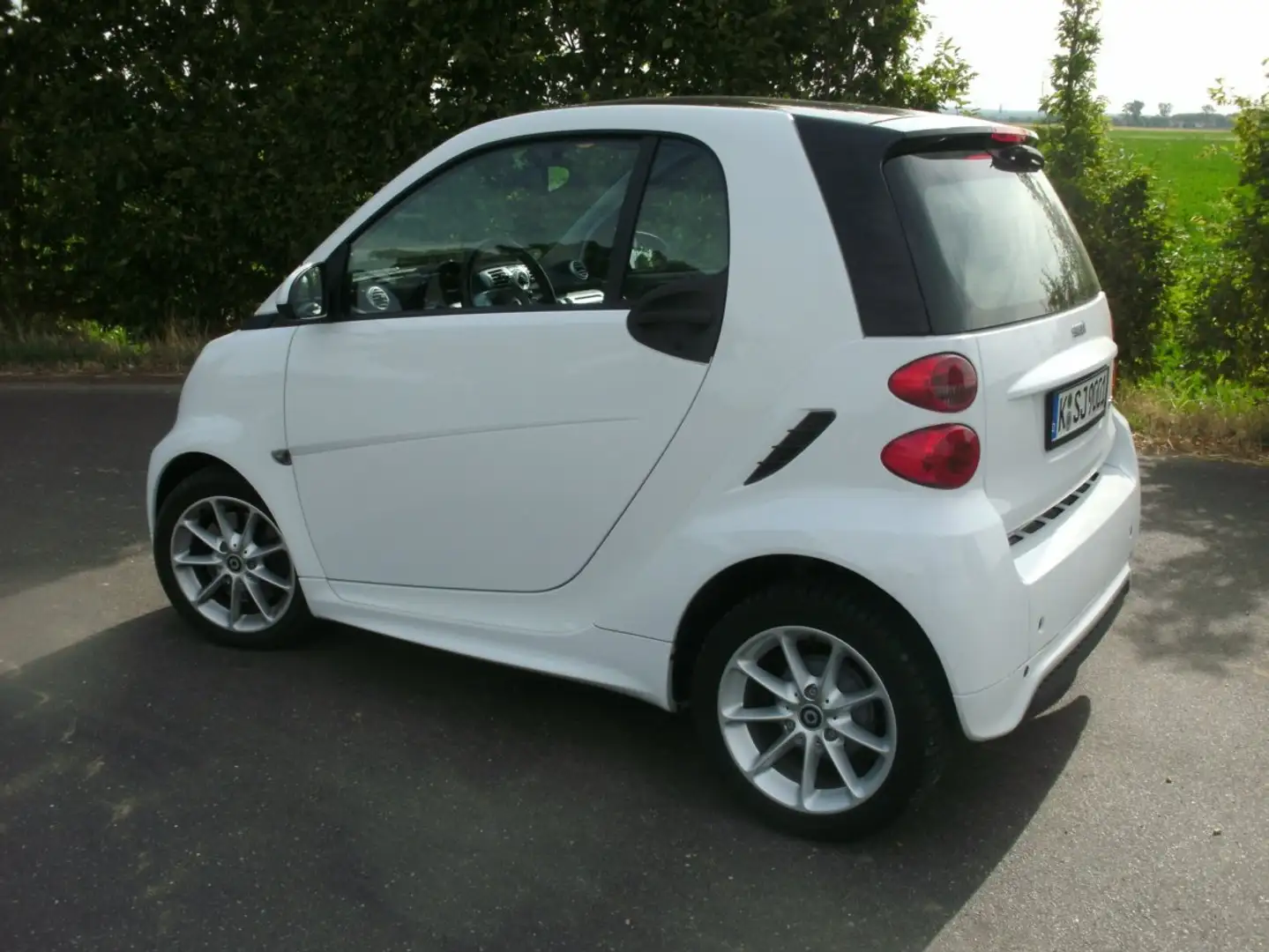 smart forTwo Passion Coupe Mikro Hybrid Drive Weiß - 2