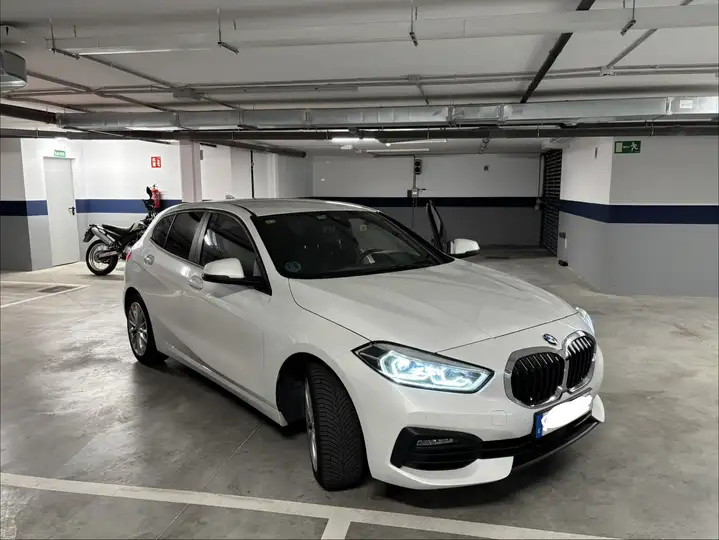BMW Serie 1 118d 1.5 Business 5Ptas 2020