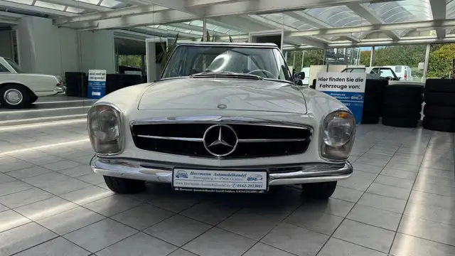 Mercedes-Benz 230 SL Pagode