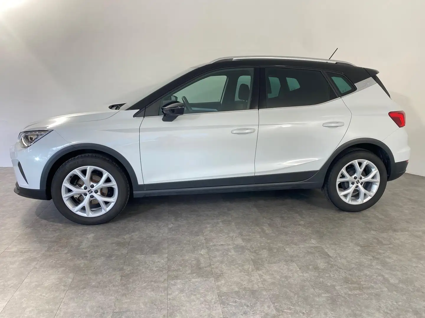 SEAT Arona 1.0 TSI FR OPF LED*ACC 70 kW (95 PS), Schalt. 5... Noir - 2