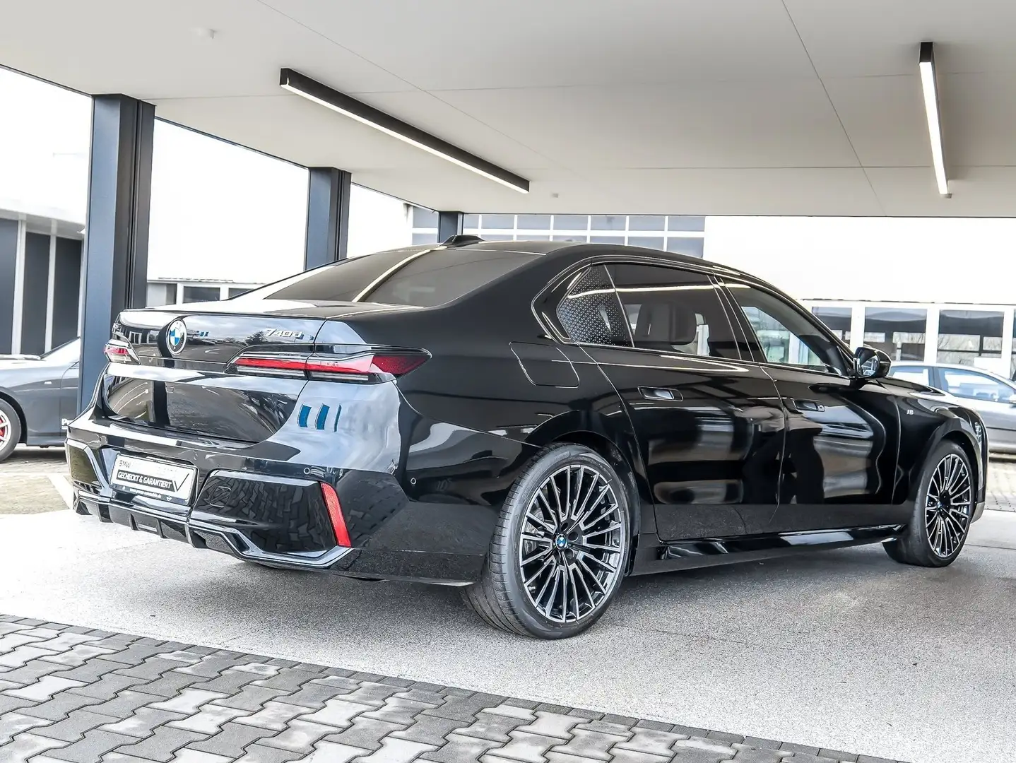 BMW 740 d xDrive M Sport Pro HUD PANO ACC 360°KAM RFK LM Schwarz - 2