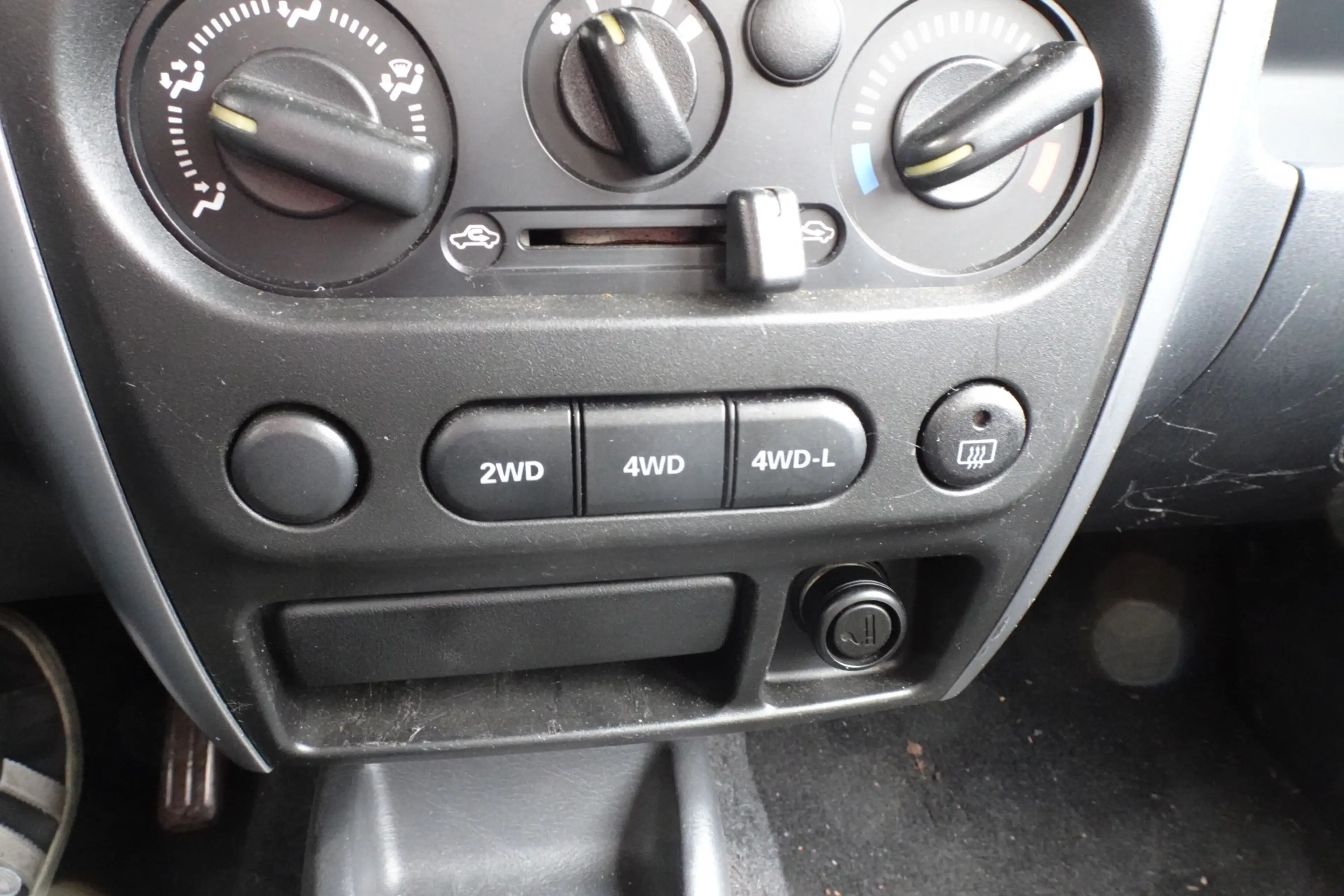 Suzuki Jimny 1.3 JX 4 x 4 127009 km — photo 9