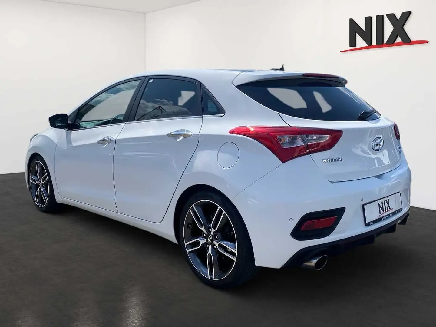 Hyundai i30 1.6 GDI Navi Smart-Key Schiebedach Weiß - 2