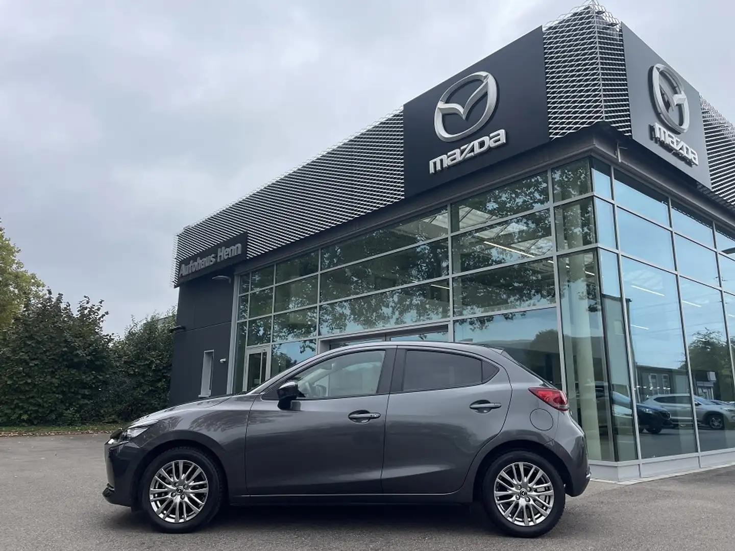 Mazda 2 SKYACTIV-G 90 M Hybrid Grau - 1