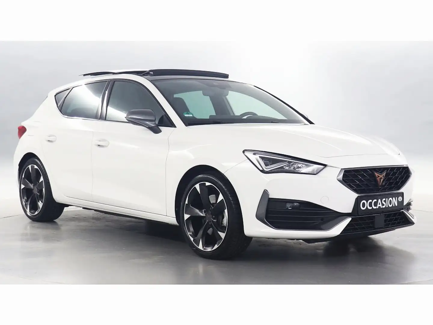 CUPRA Leon 1.4 TSI eHybrid 204pk PHEV Adrenaline / Panoramada Wit - 2