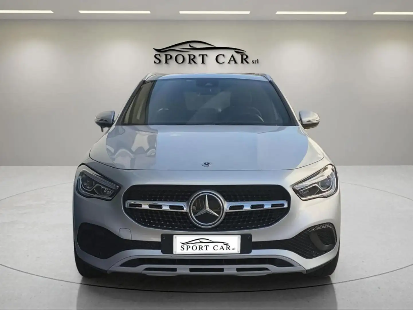 Mercedes-Benz GLA 180 d Automatic Executive Silber - 2