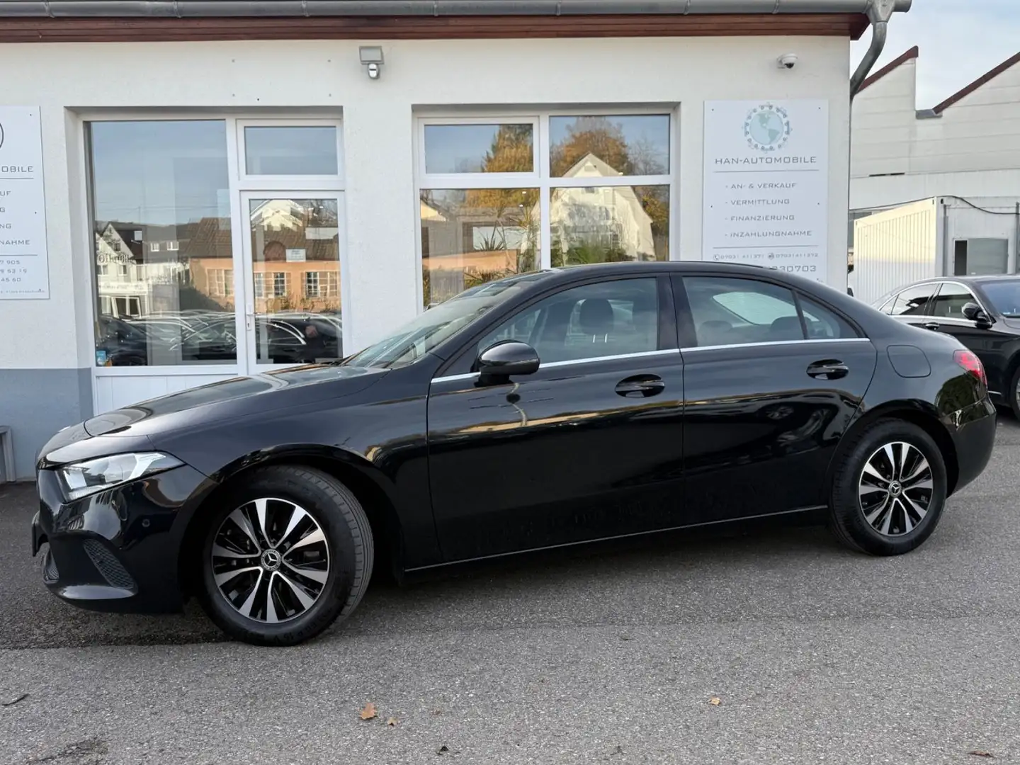 Mercedes-Benz A 200 d Limousine Noir - 1