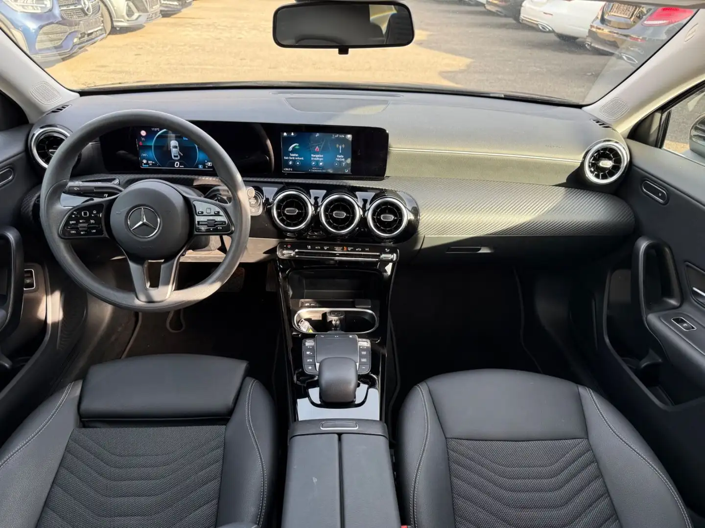 Mercedes-Benz A 200 d Limousine Noir - 2