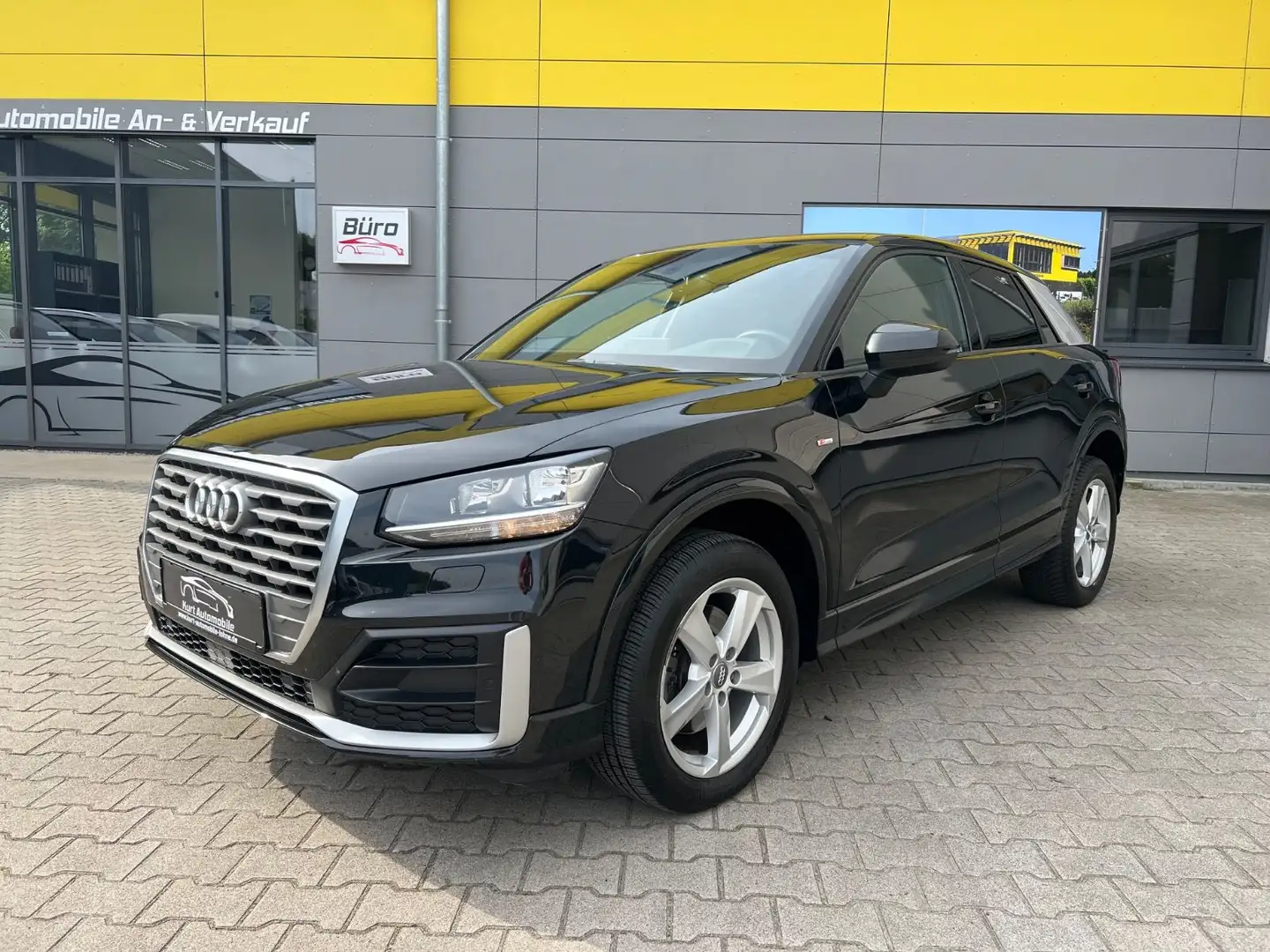 Audi Q2 30 TDI SPORT/S LINE/AUTOMATIK/ALU/NAVI/ Schwarz - 2
