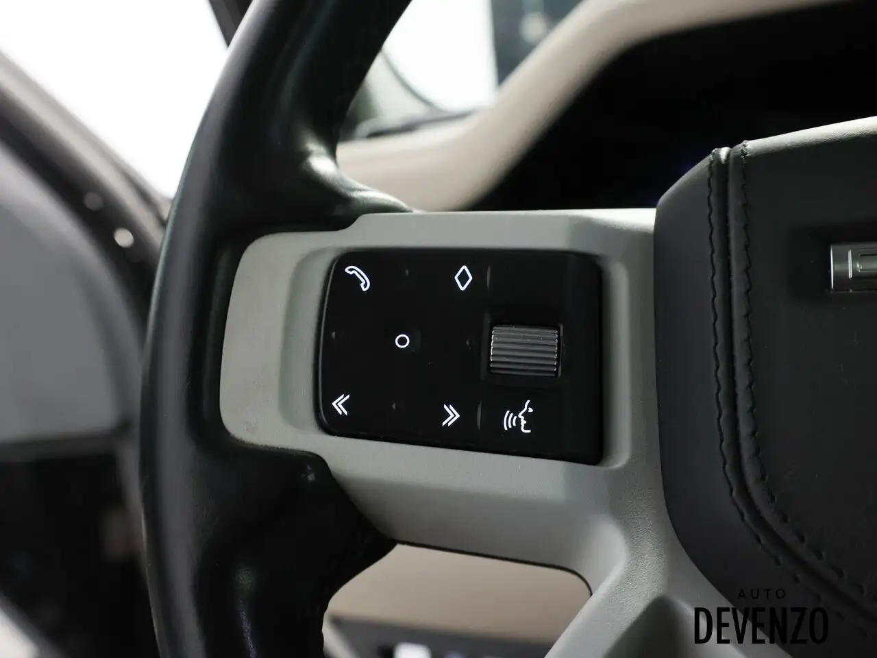 Land Rover Defender снимка Land Rover Defender