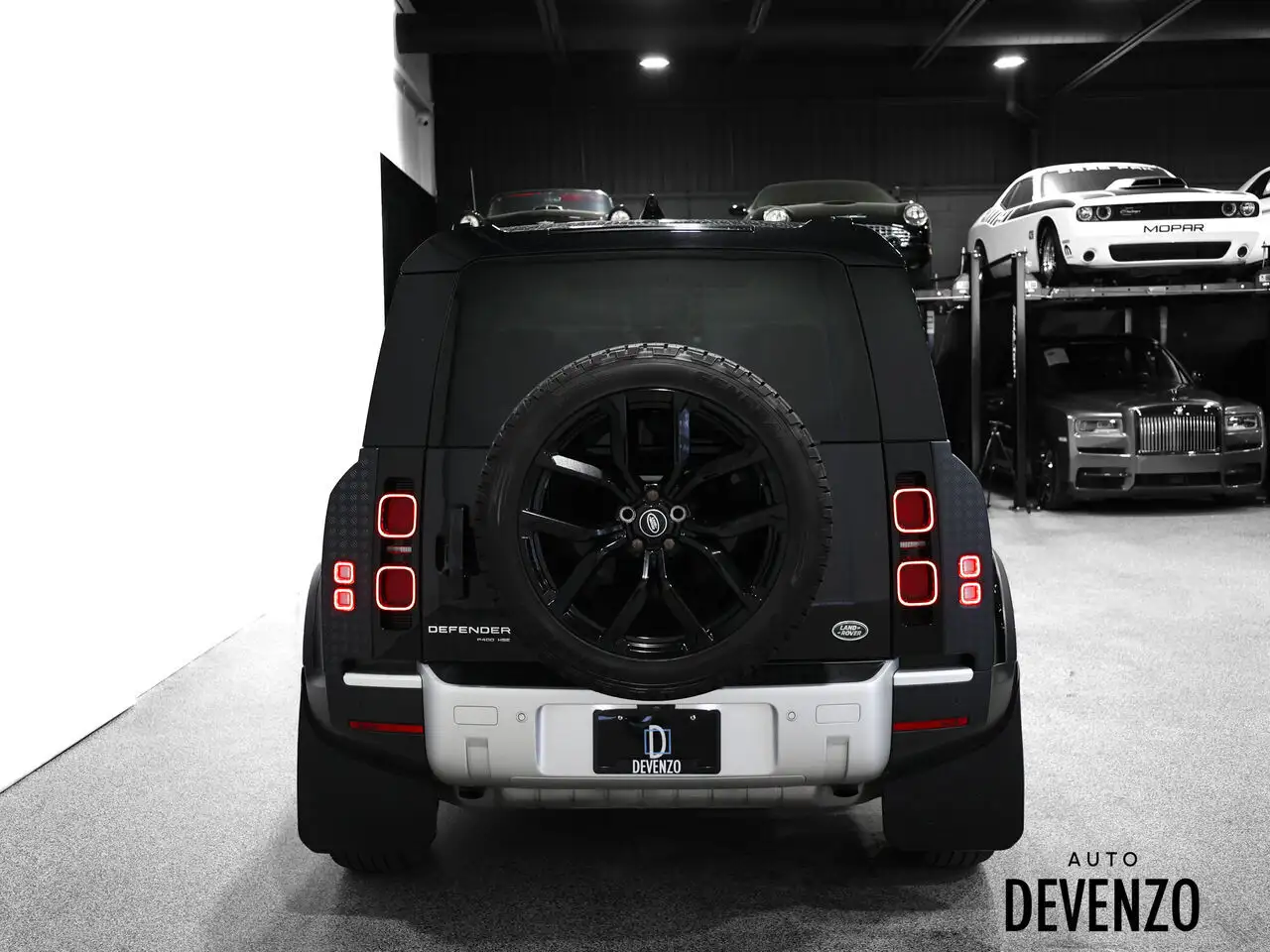 Land Rover Defender снимка Land Rover Defender