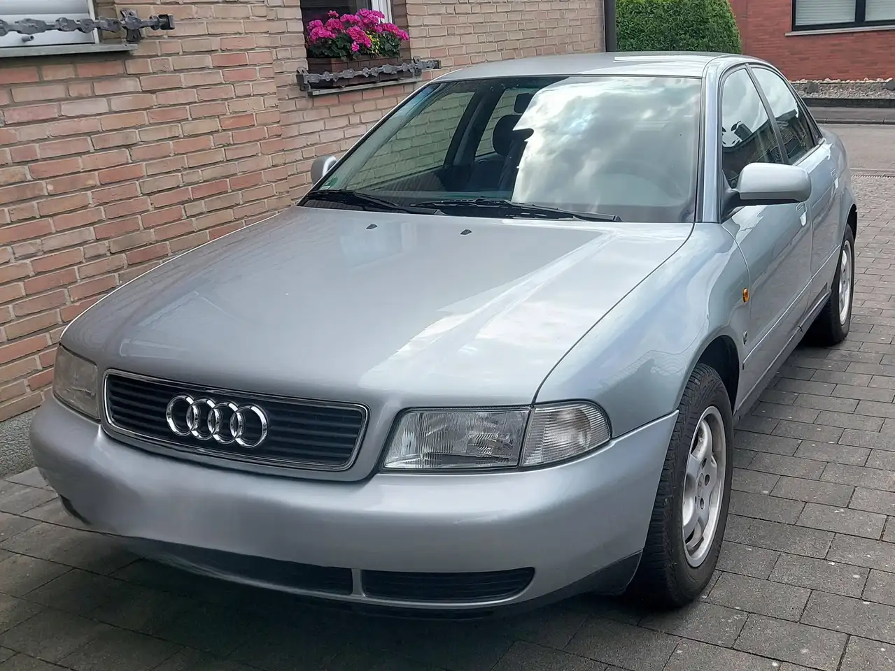 Audi 80 1.6 E, foto 1