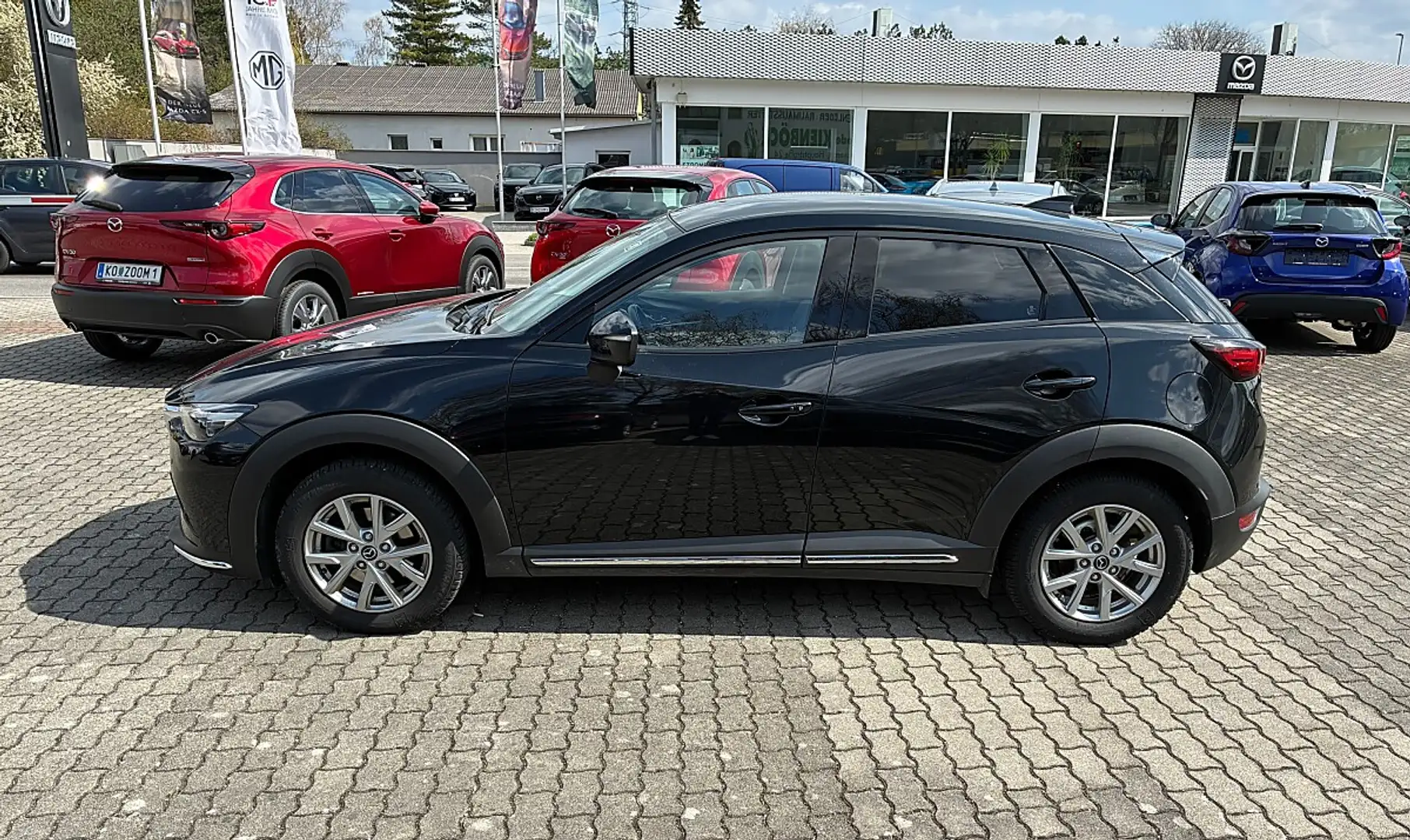 Mazda CX-3 G121 Revolution Schwarz - 2