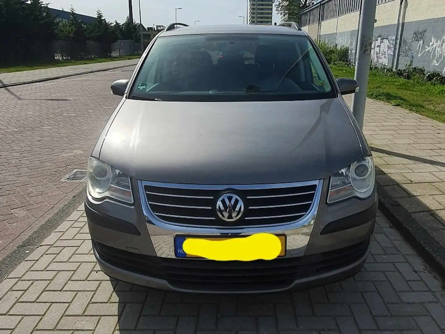 Volkswagen Touran 1.4 TSI Trendline Bronze - 1