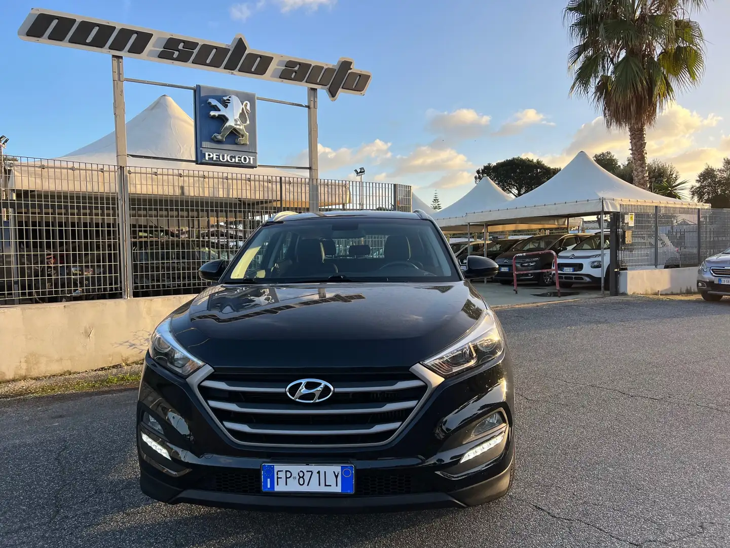 Hyundai TUCSON 1.7 crdi Comfort 2wd 115cv Schwarz - 2