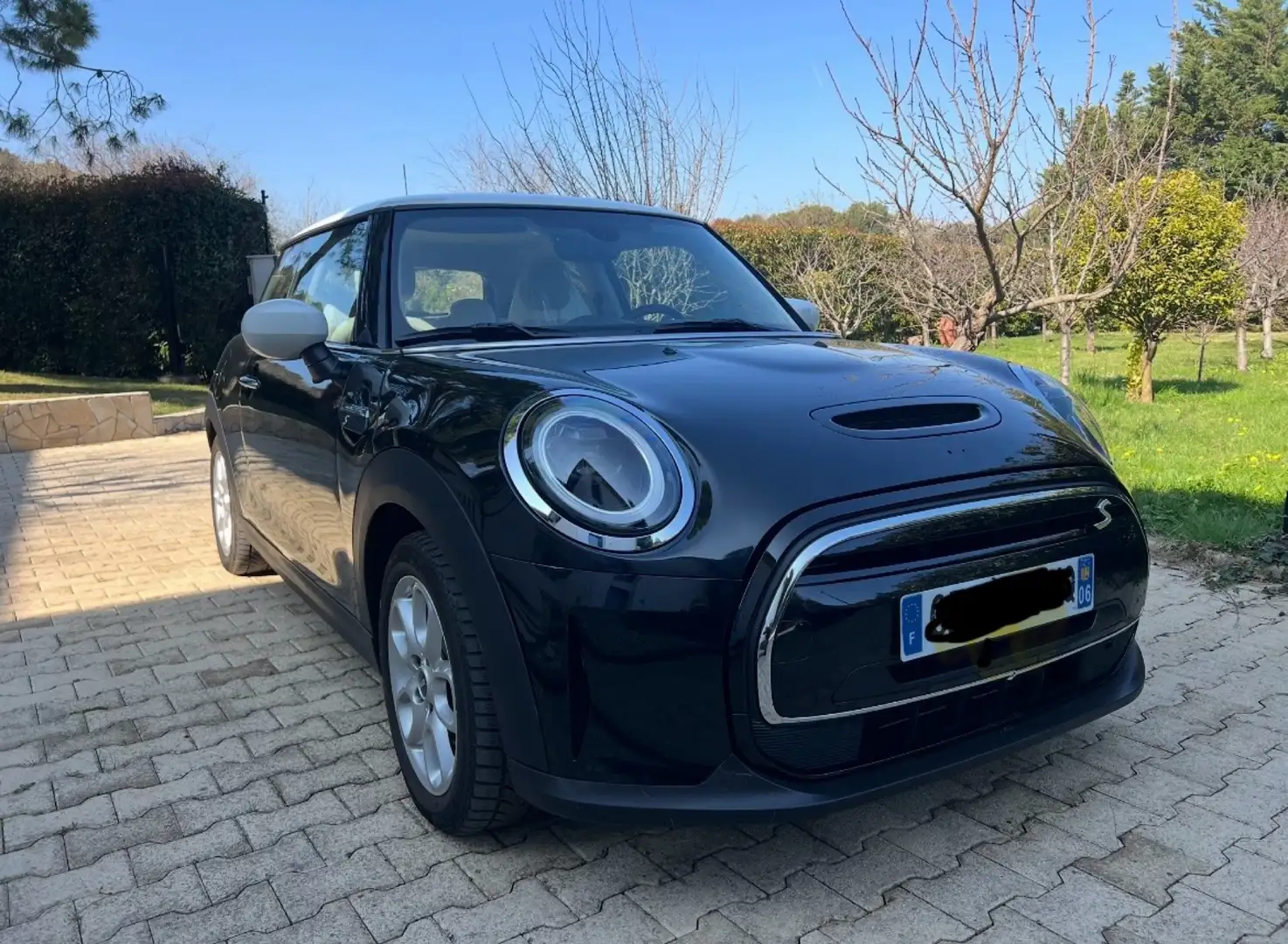 MINI Cooper SE Resolute Edition - 1