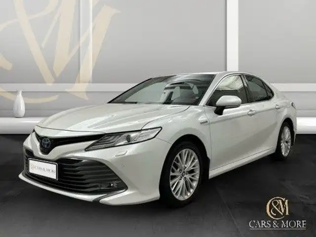 Toyota Camry Hybrid Executive Leder Navi RFK LED SHZ