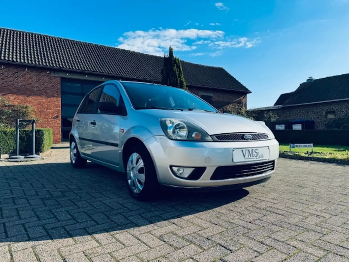 Ford Fiesta Benzine * 12 maanden garantie * Zilver - 1