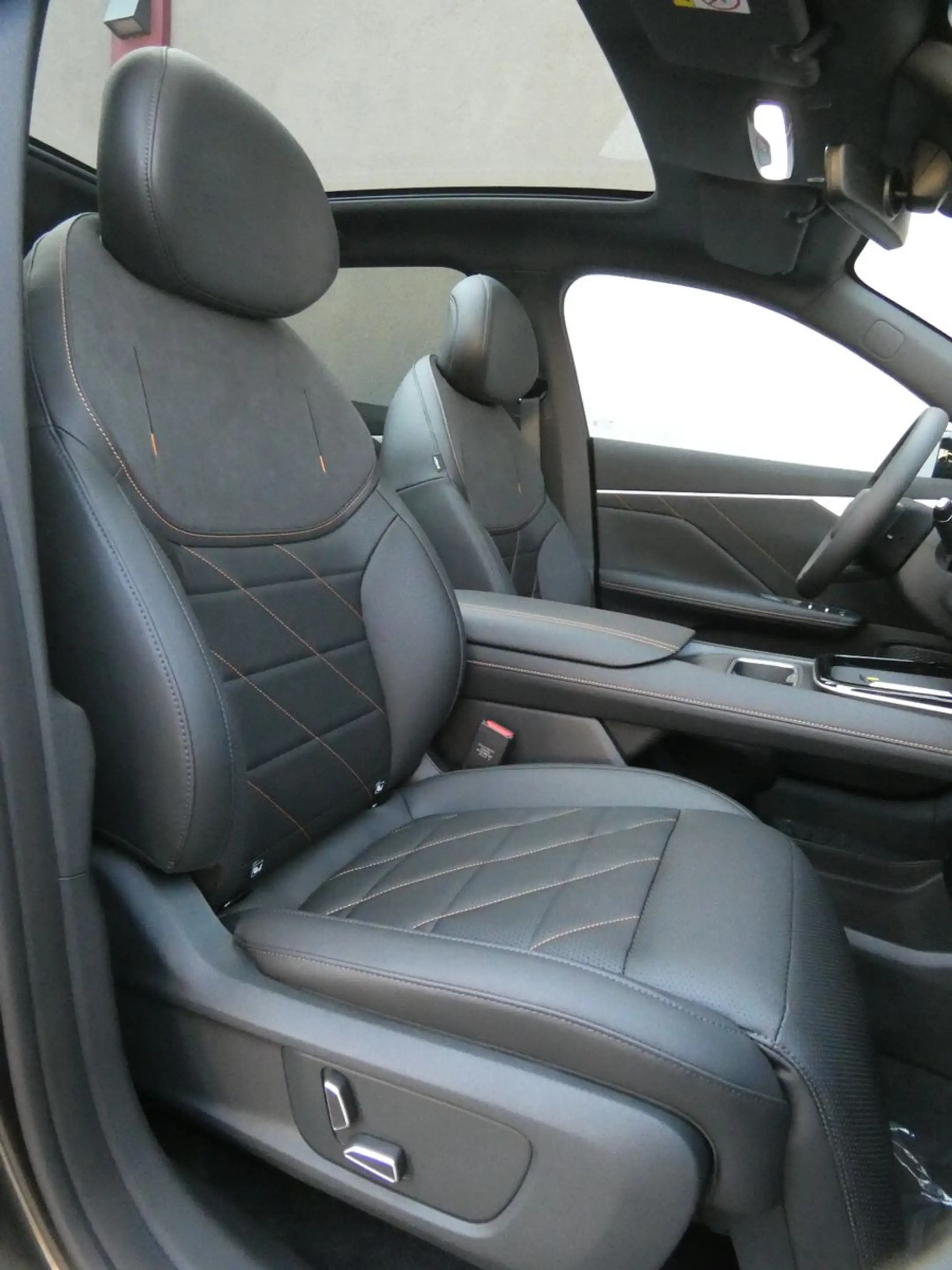 Changan Deepal S05 AWD MAX/AHK/Panorama/Leder/360°/20" — photo 28
