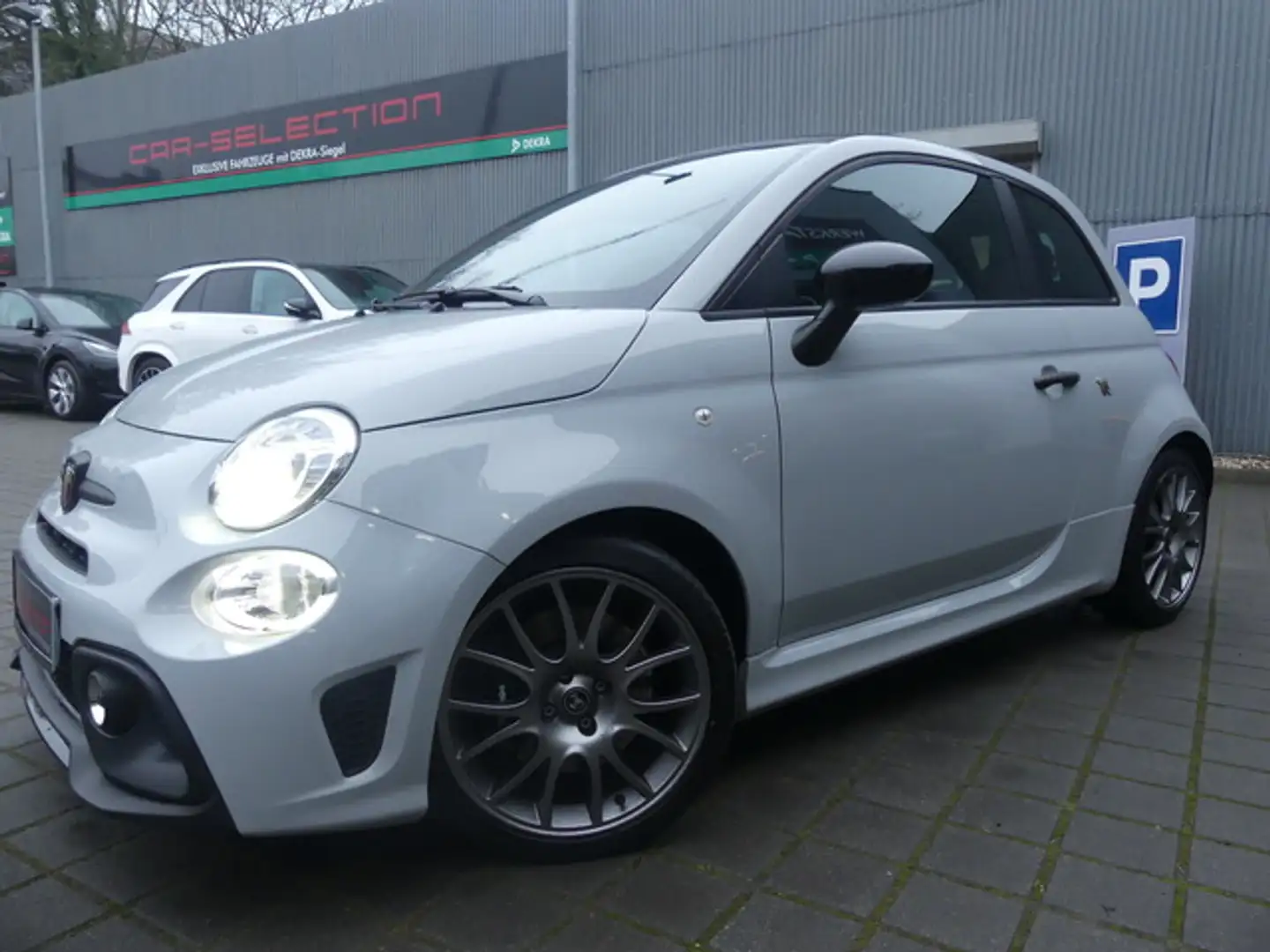 Abarth 695C Cabrio Abarth Turismo XENON/NAVI/BEATS Gri - 2