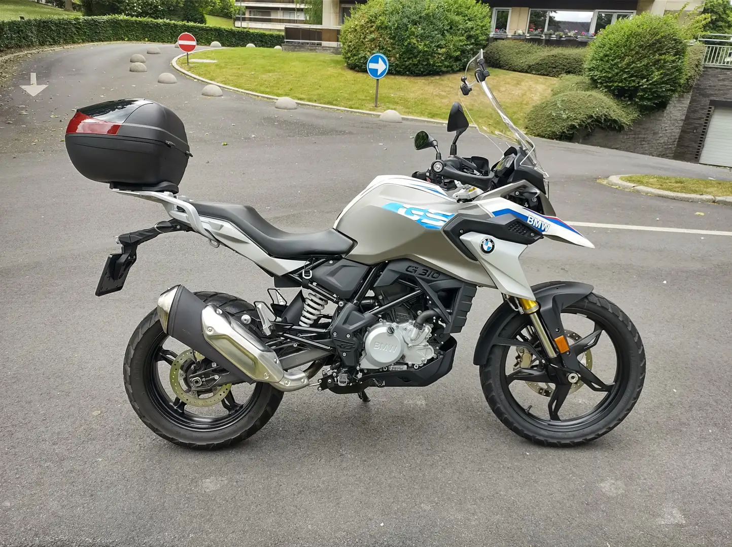 BMW G 310 GS Airbag et top case - 1