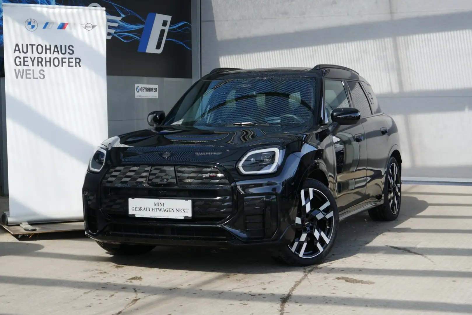 MINI Countryman SE All4 *JCW Trim/PaketXL/AHK/Pano./H&K Sound/HUD/DA-Prof./JCW Sportsitze* Schwarz - 2