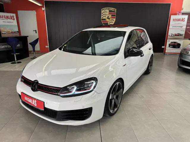 Volkswagen Golf GTI 2.0 TSI DSG