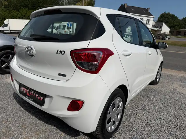 Hyundai I10 view 4