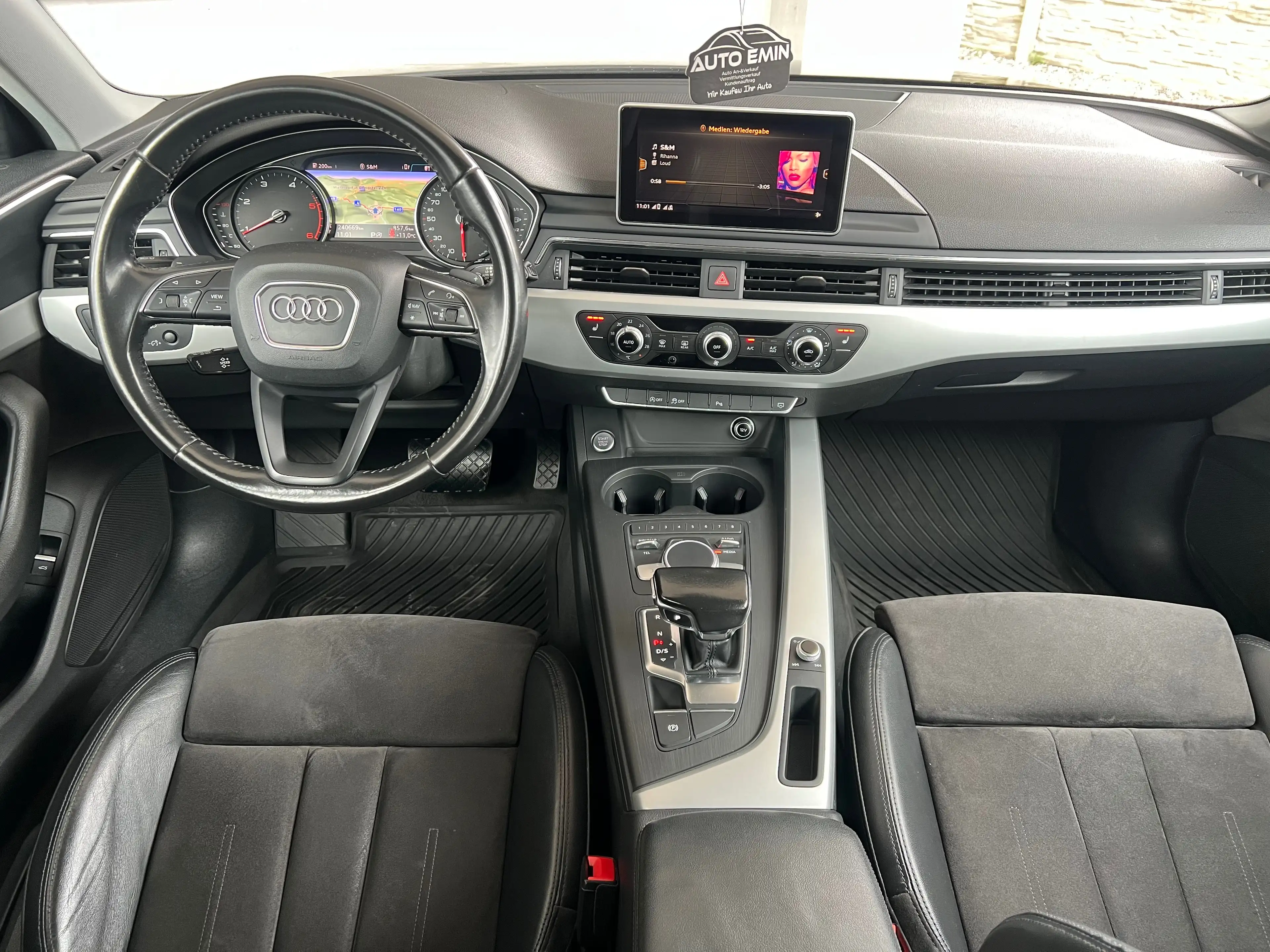 Audi A4 2.0TDI S-Line — photo 15