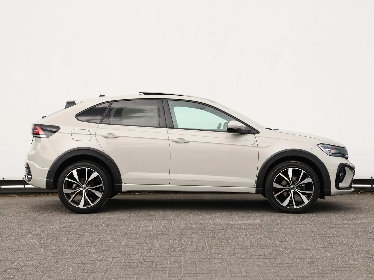 Volkswagen Taigo 1.5 TSI R-Line 150 PK DSG | Navigatie | Climate Co Grijs - 2
