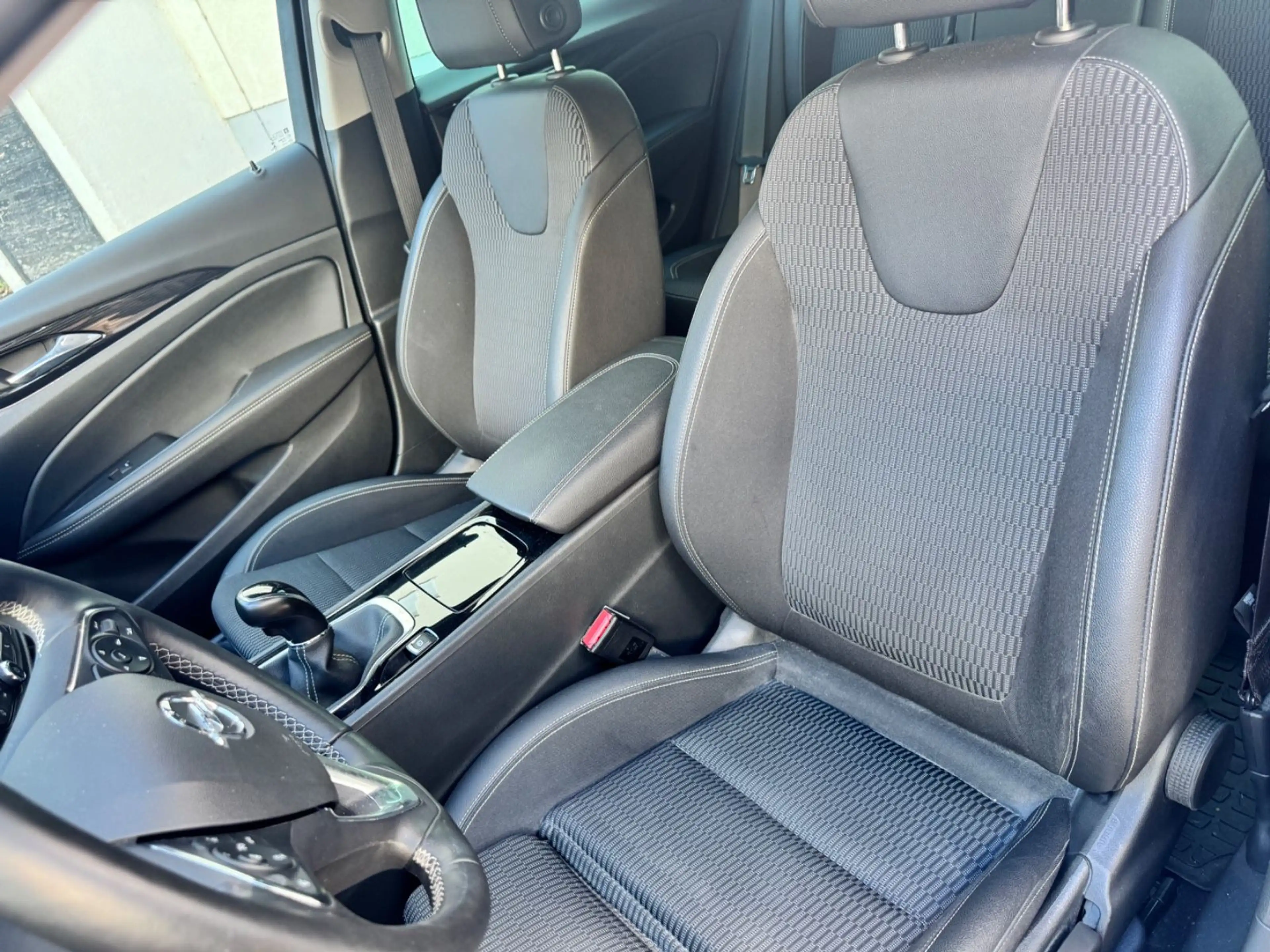 Opel Insignia B Sports Tourer Innovation — photo 12