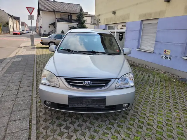 Kia Carens 2.0 16V EX Van