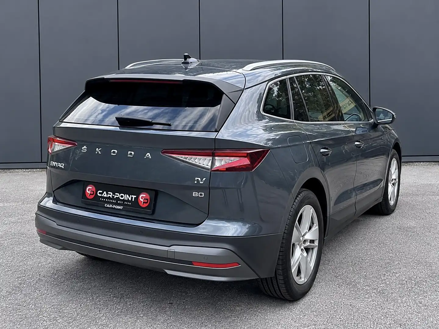 Skoda Enyaq iV 80 82kWh Design Selection Loft Grau - 2