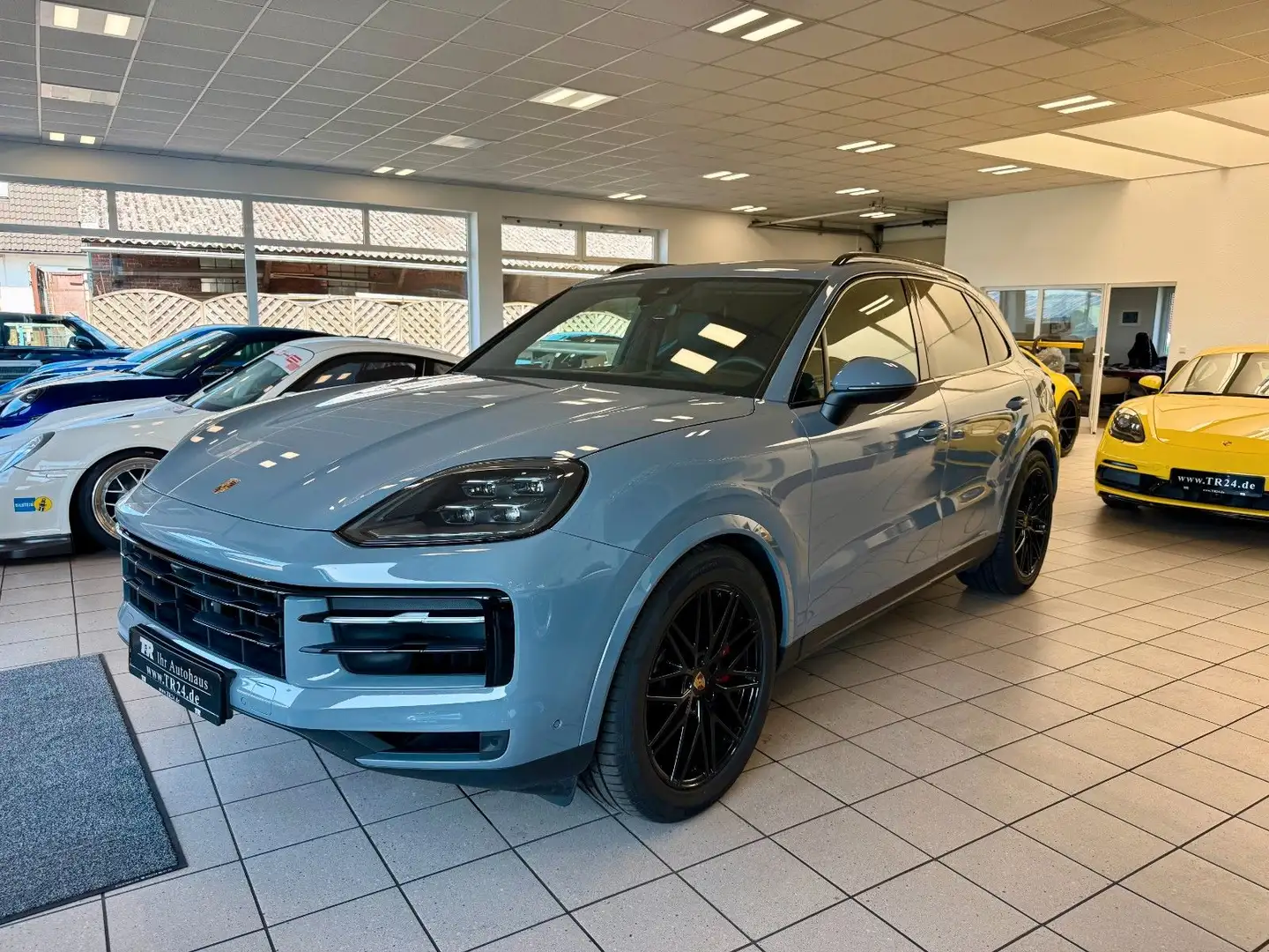 Porsche Cayenne S E-Hybrid Panorama/AHK/Massage/HeadUP Gris - 2