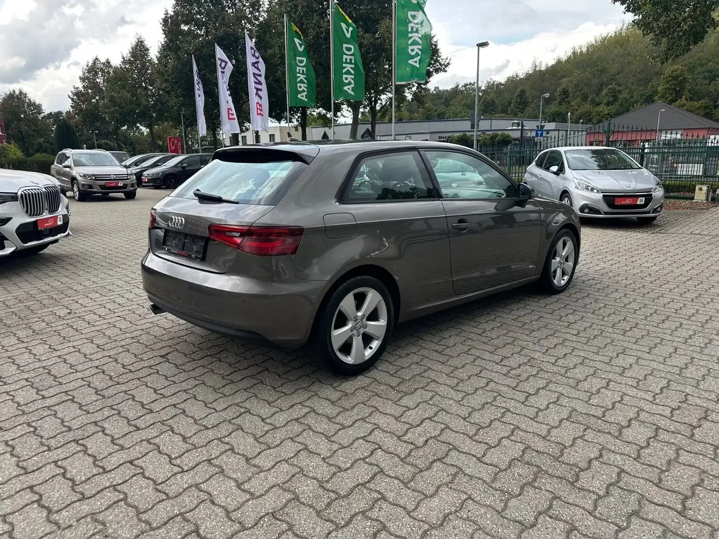 Audi A3 1.2 TFSI Ambition NAVI Bi-Xenon SHZ Temp PDC Grau - 2